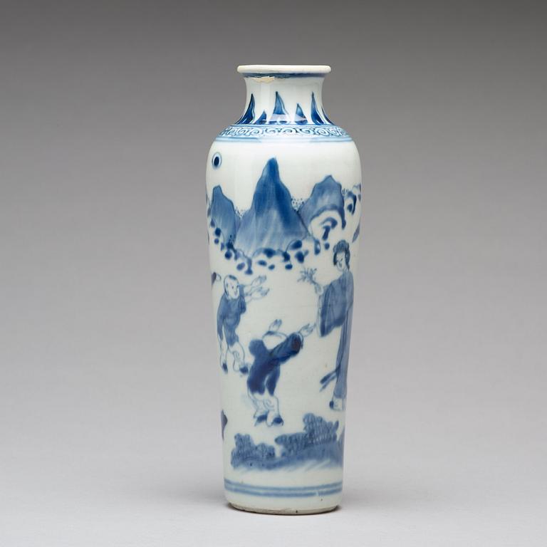 A blue and white Transitional vase, 17th Century.