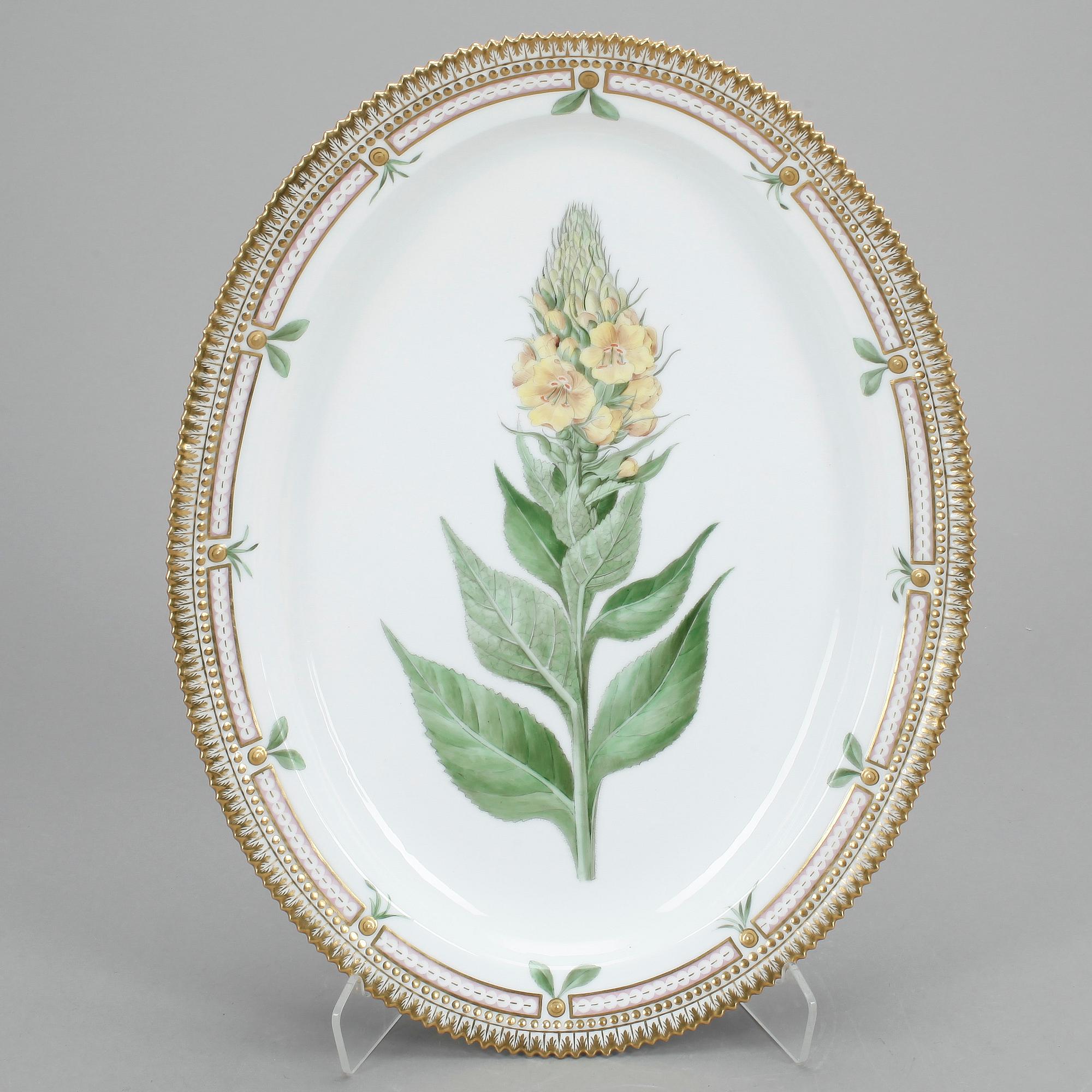 SERVERINGSFAT, porslin, "Flora Danica", Royal Copenhagen.