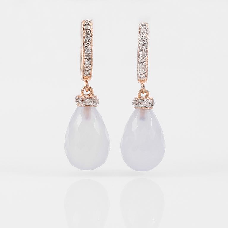 ÖRHÄNGEN, 1 par, 14K roséguld, kalcedoner och diamanter.