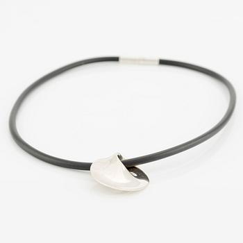 Sterling silver collar with rubber band "Möbius", for Georg Jensen.