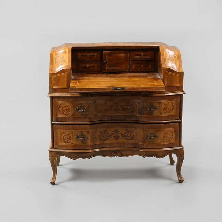 SKRIVBYRÅ, senbarockstil, 1900-talets mitt.