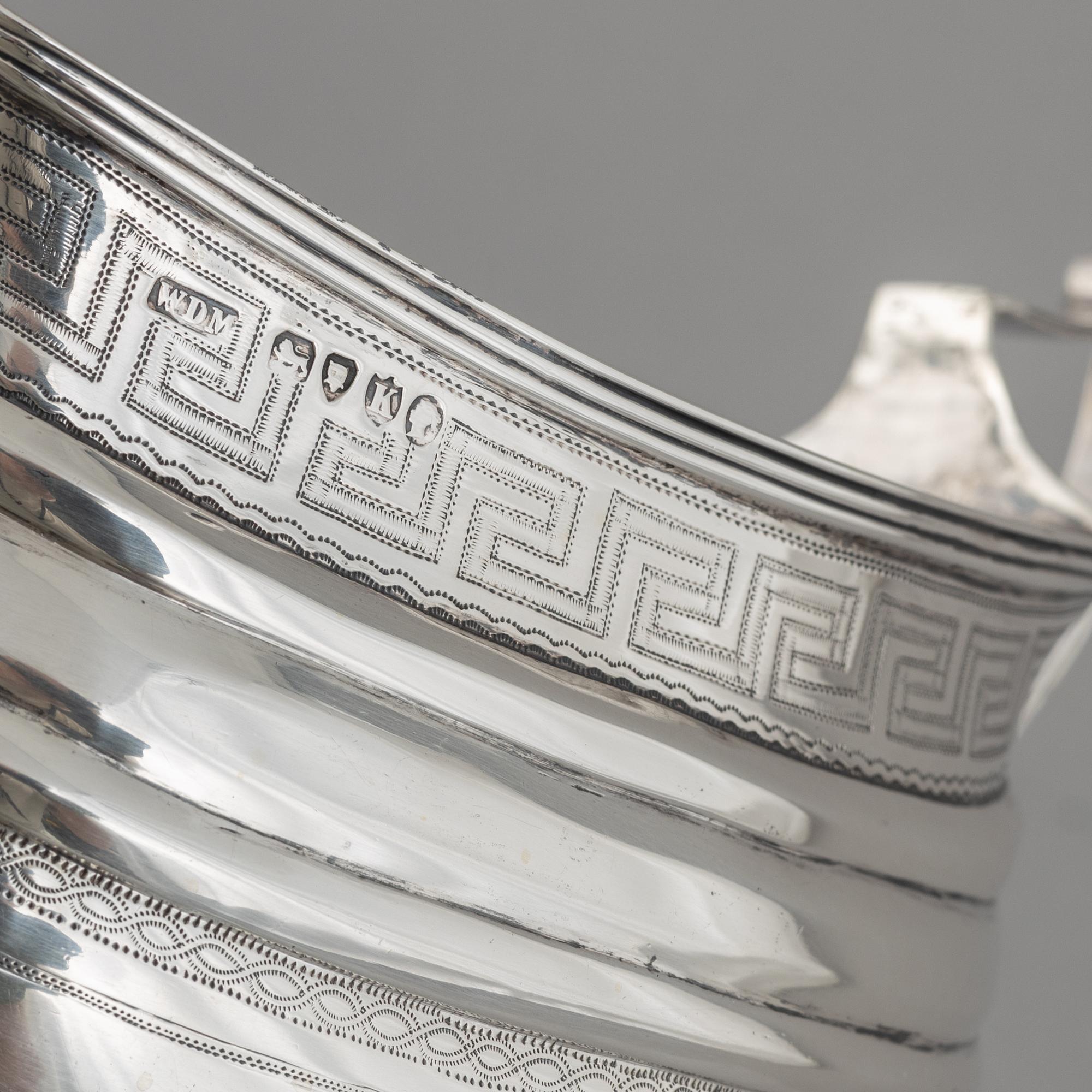 Walter Morisse & Son, skål med hänklar, silver, London, England 1885.