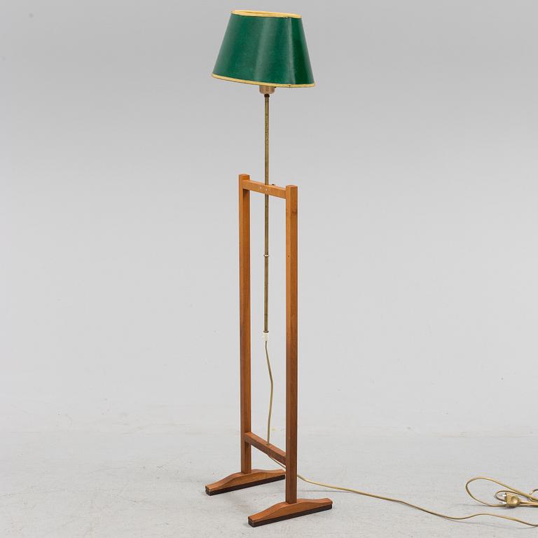 A MID-20TH CENTURY FLOOR LAMP KRYCKAN BY SVENSK TENN.