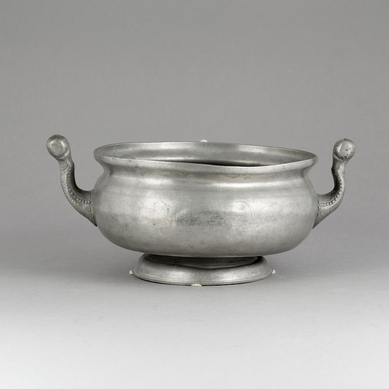 KALLSKÅL, tenn, 17/1800-tal.