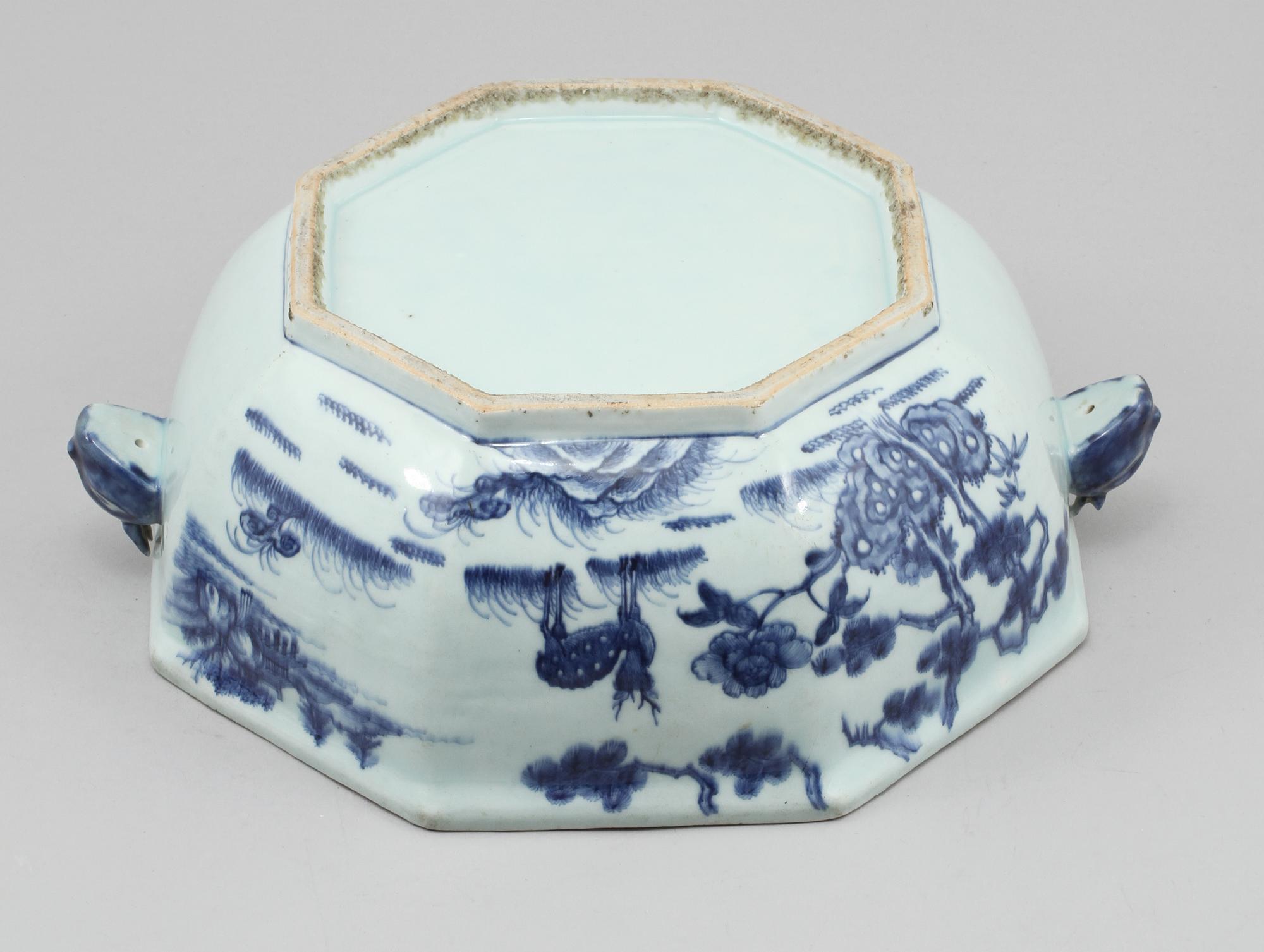 TERRIN, porslin, Kina, 1700-tal.