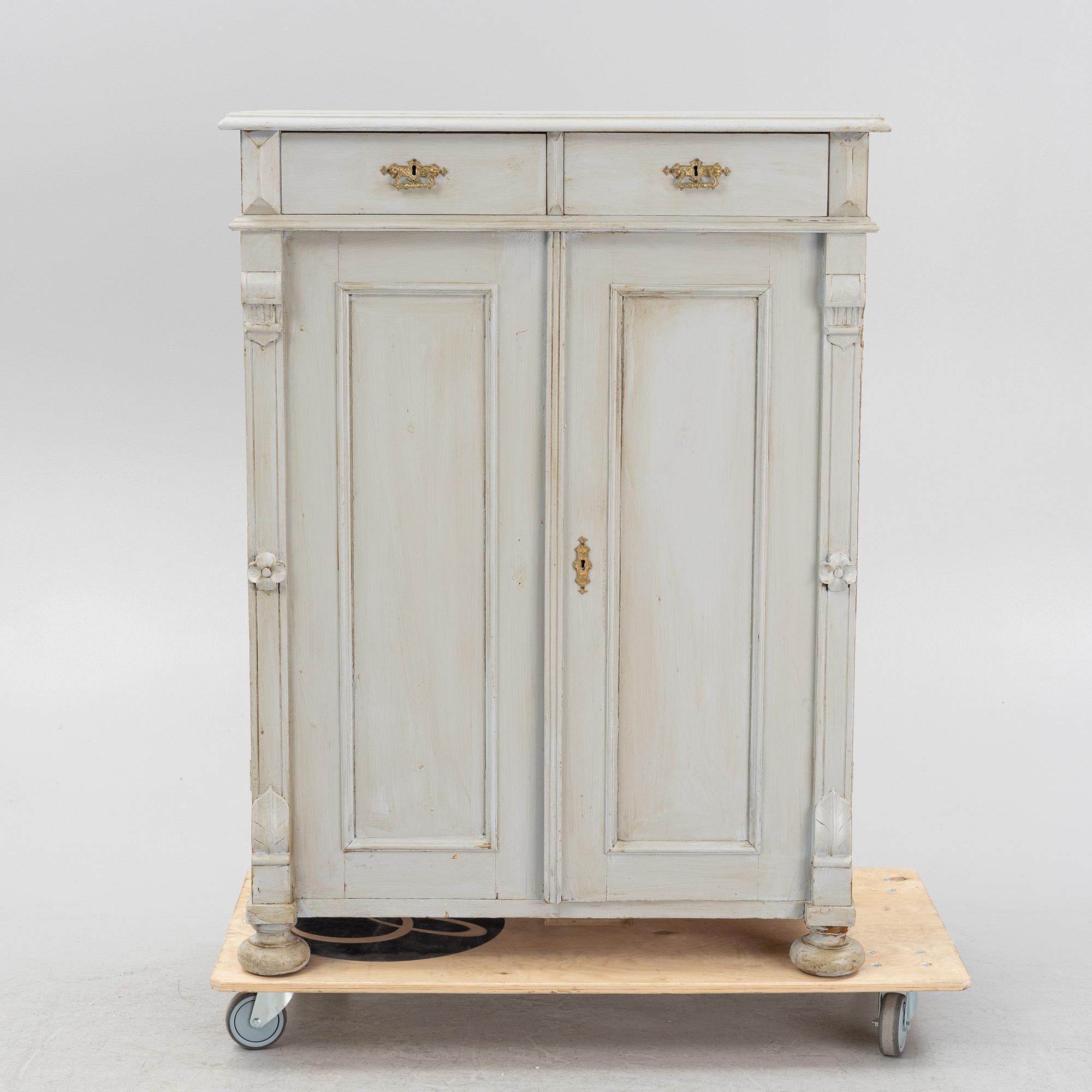 Skänk, omkring år 1900.