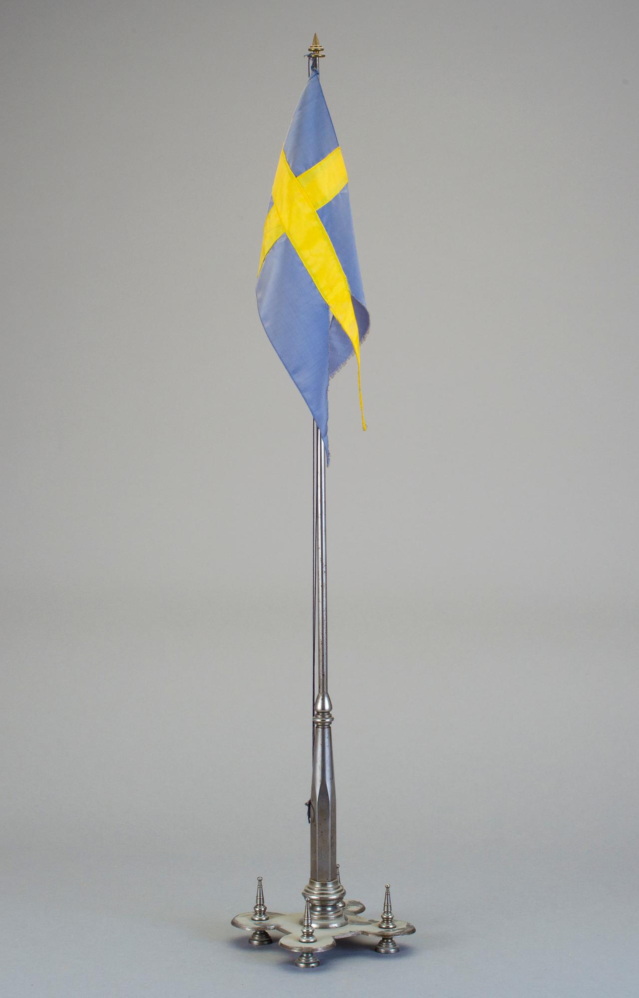 BORDSFLAGGA, 1900-talets första hälft.