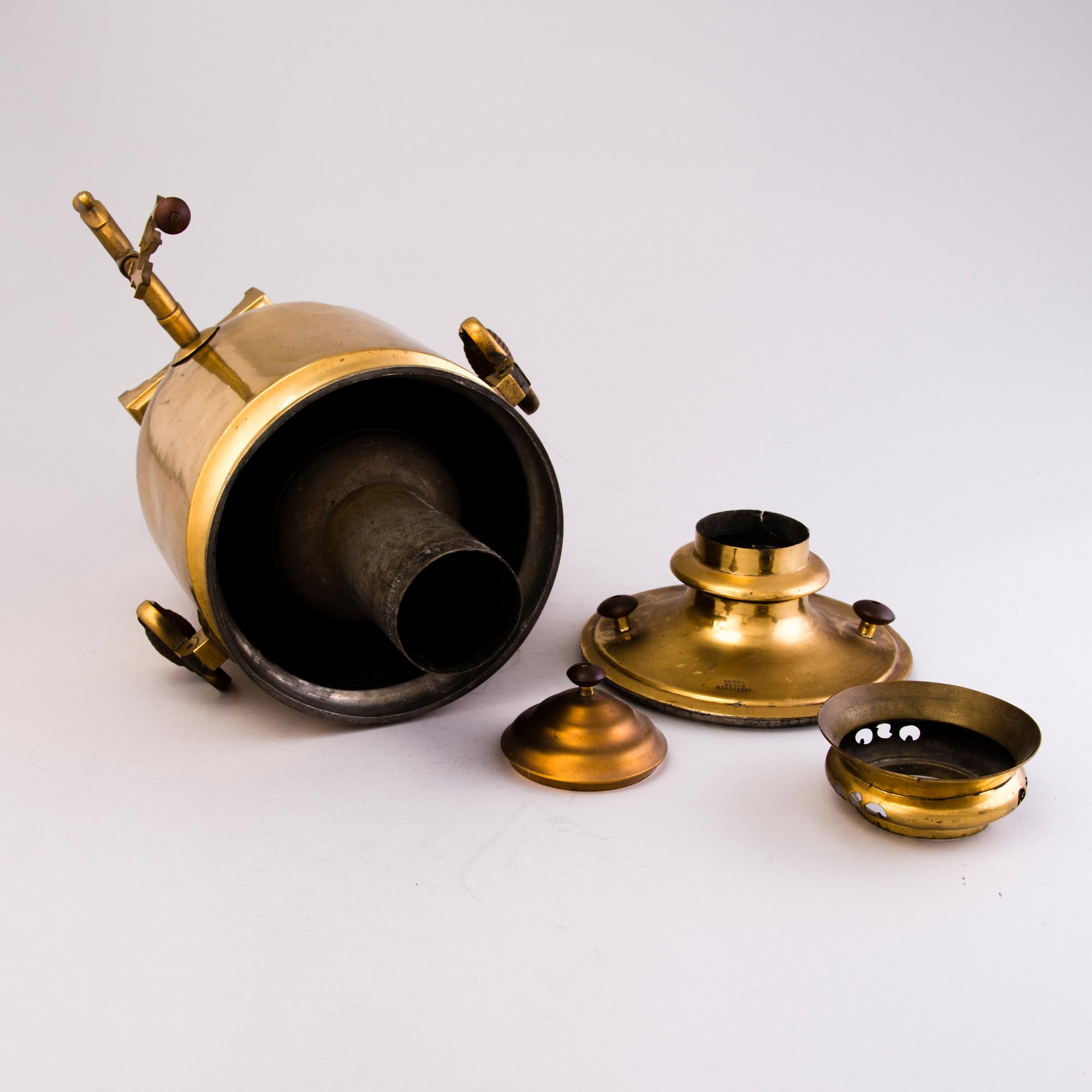 SAMOVAARI, messinkiä, Tula, Venäjä, noin 1900.