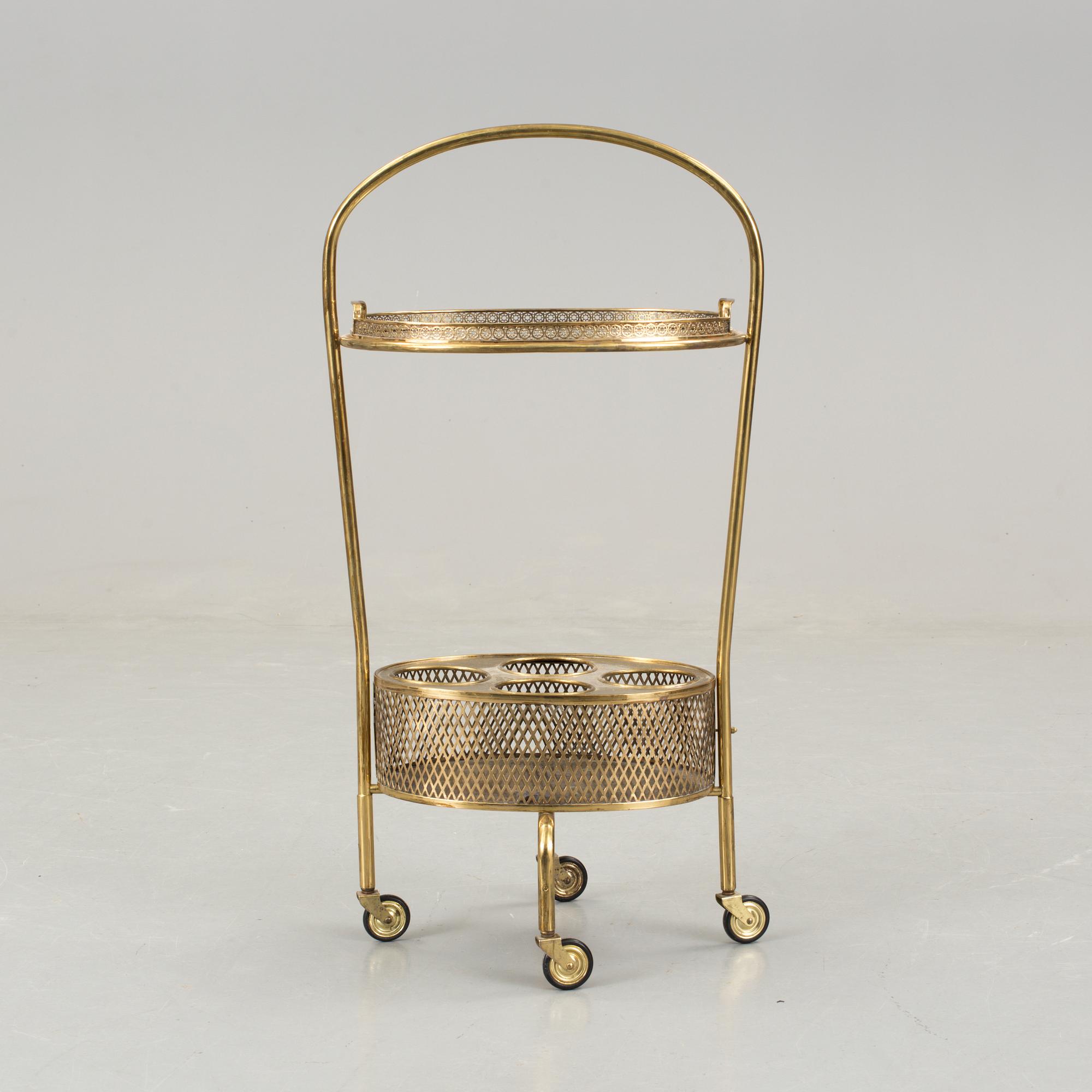 SERVERINGSVAGN, 1900-talets mitt.