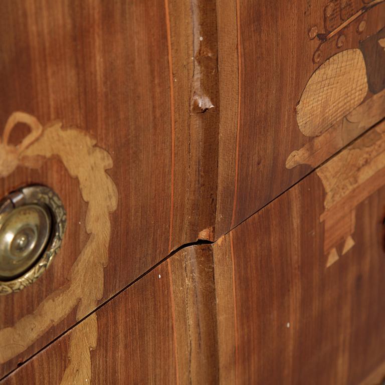 Byrå, gustaviansk stil, 1900-talets början.