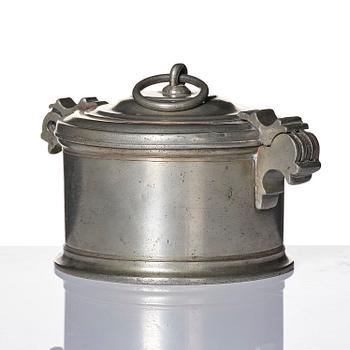 A late baroque pewter butter-box, mark og H. G. Pschorn, Stockholms 1732.