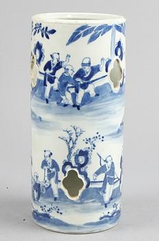 PERUKSTOCK, porslin, Qing-dynastin, Kina, 1800/1900-tal.