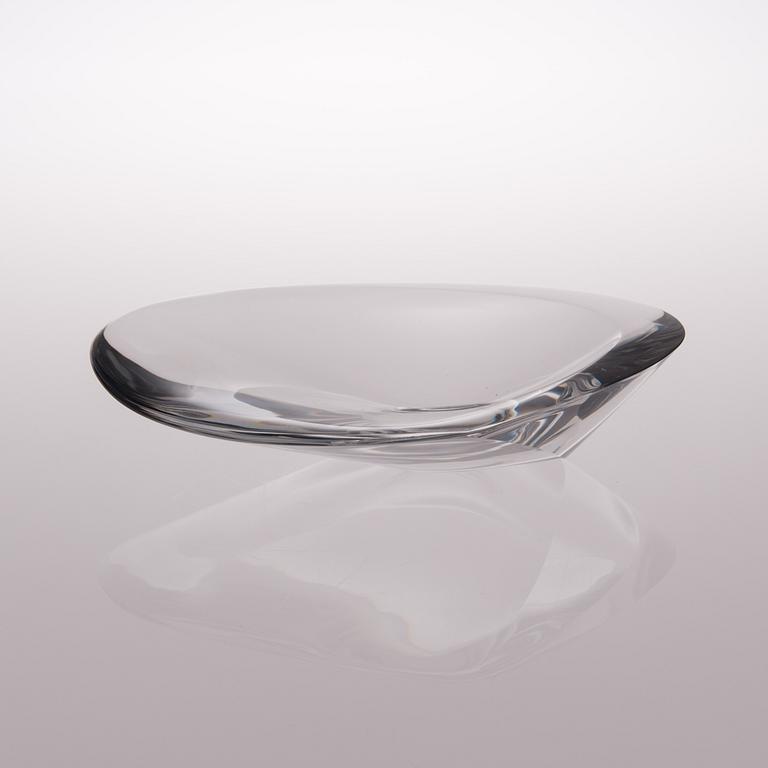 A Triennale art glass, 3838 dish signed Tapio Wirkkala, Iittala. Late 1950s.