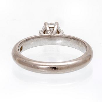 Ring solitär 18K vitguld och briljantslipad diamant, Kaplans, GIA dossier medföljer.