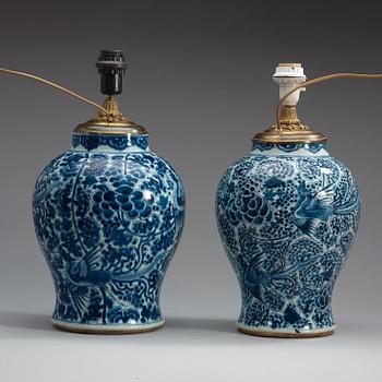 Two blue and white vases, Qing dynasty, 18/19th Century.