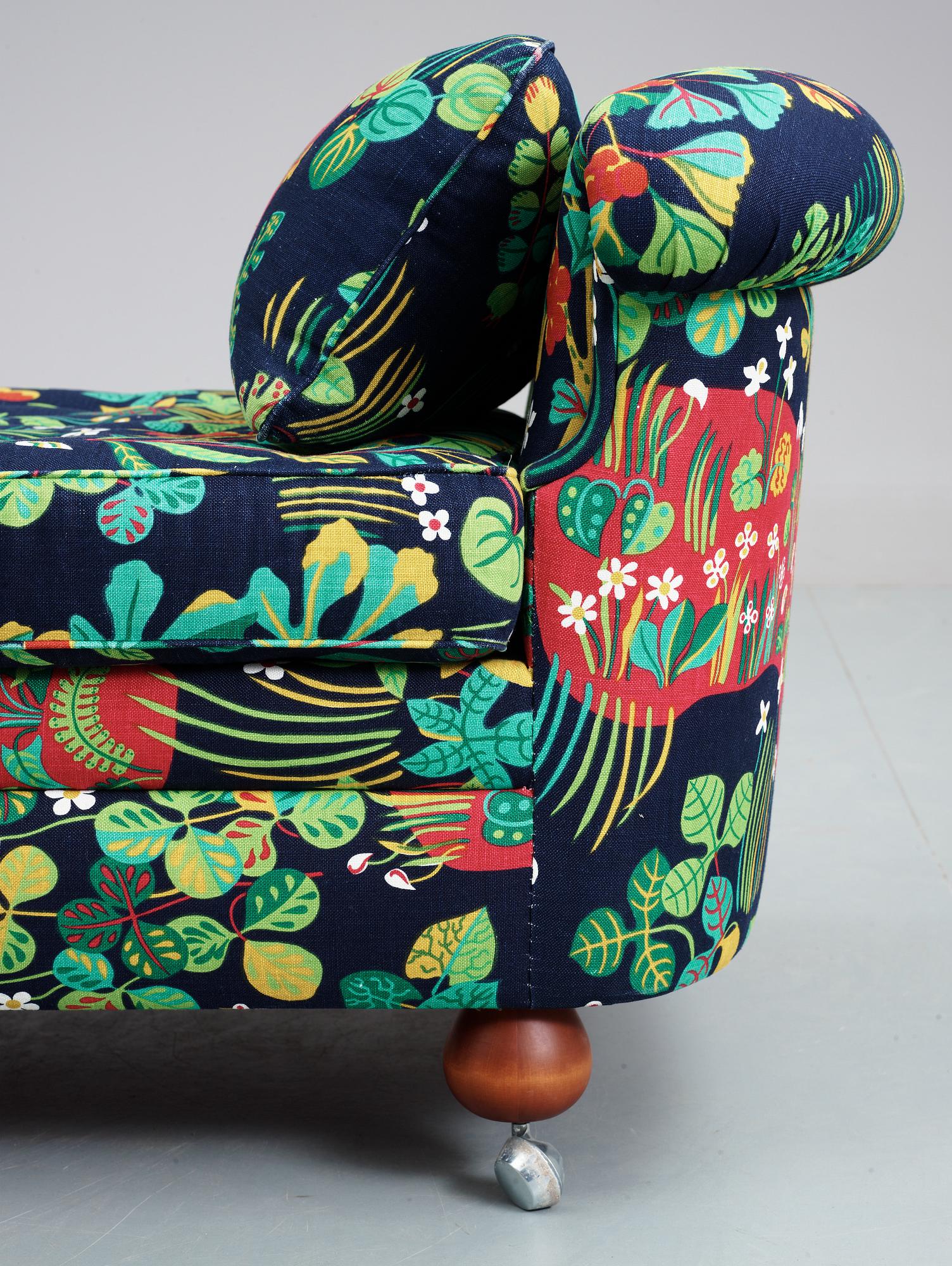 A Josef Frank daybed, Svenskt Tenn, model 775.