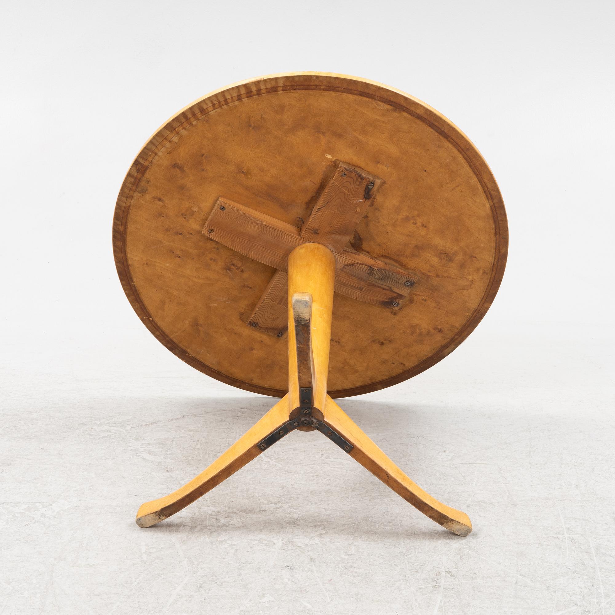 Axel Larsson, a Swedish Modern coffee table, model "1504", Svenska Möbelfabrikerna Bodafors, 1930-40's.