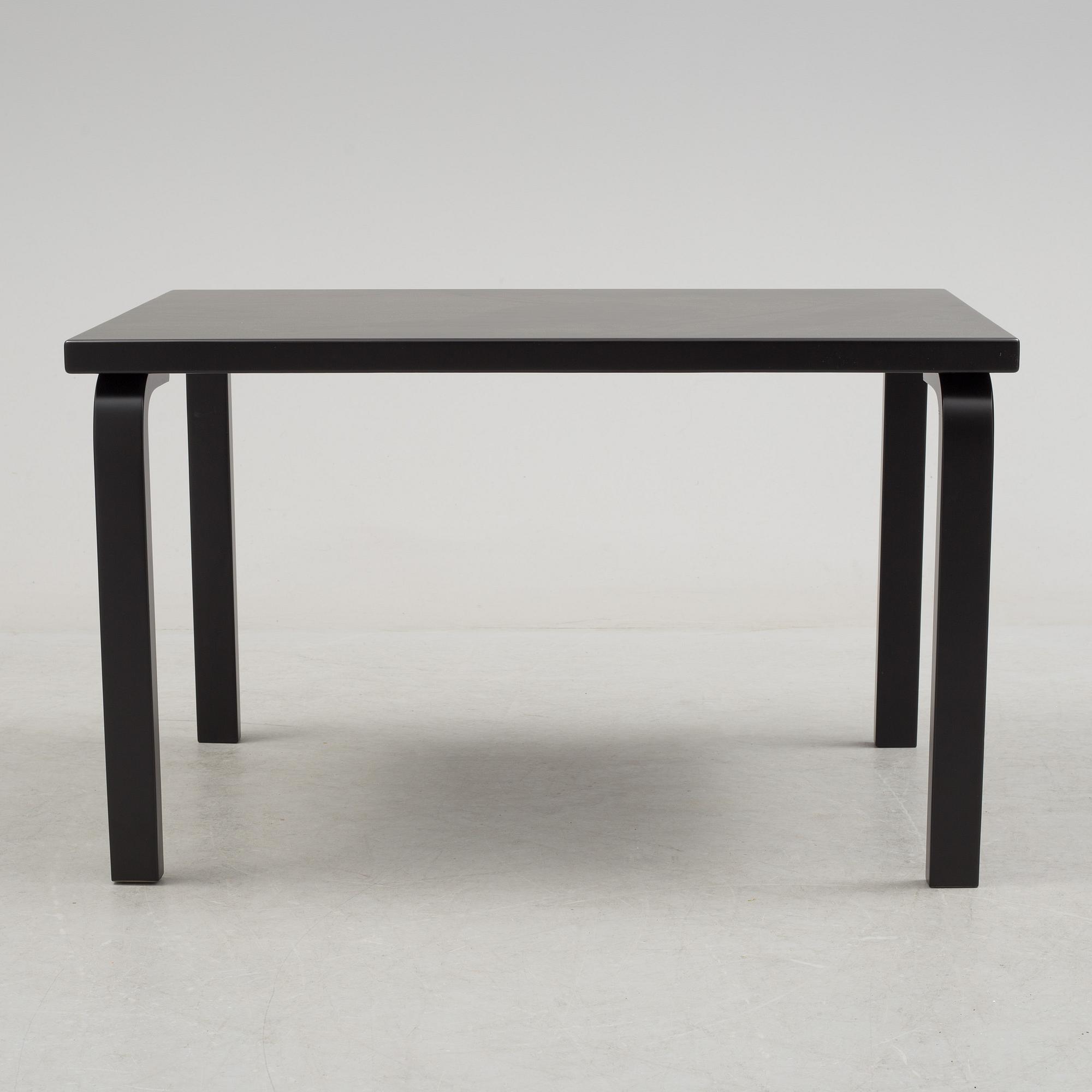 ALVAR AALTO, stolar 4 st och bord för barn.