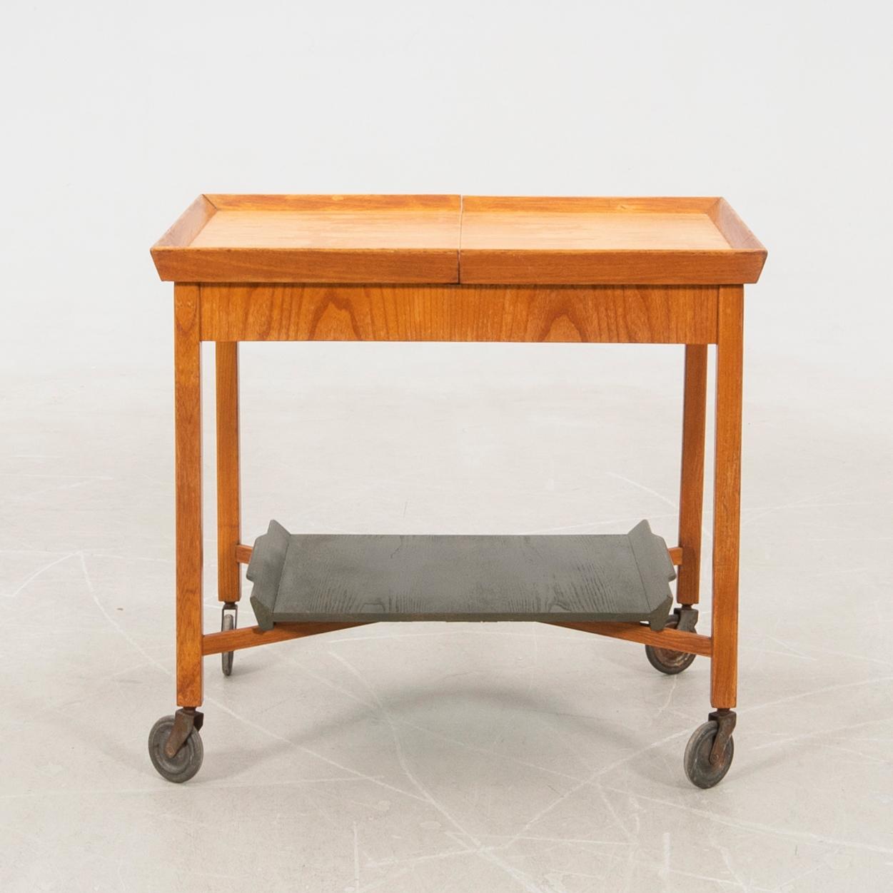 Serving table/coffee table 1940s/50s.