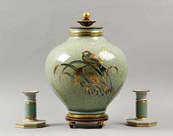 PRAKTURNA samt LJUSSTAKAR, ett par, stengods, Royal Copenhagen, 1961.