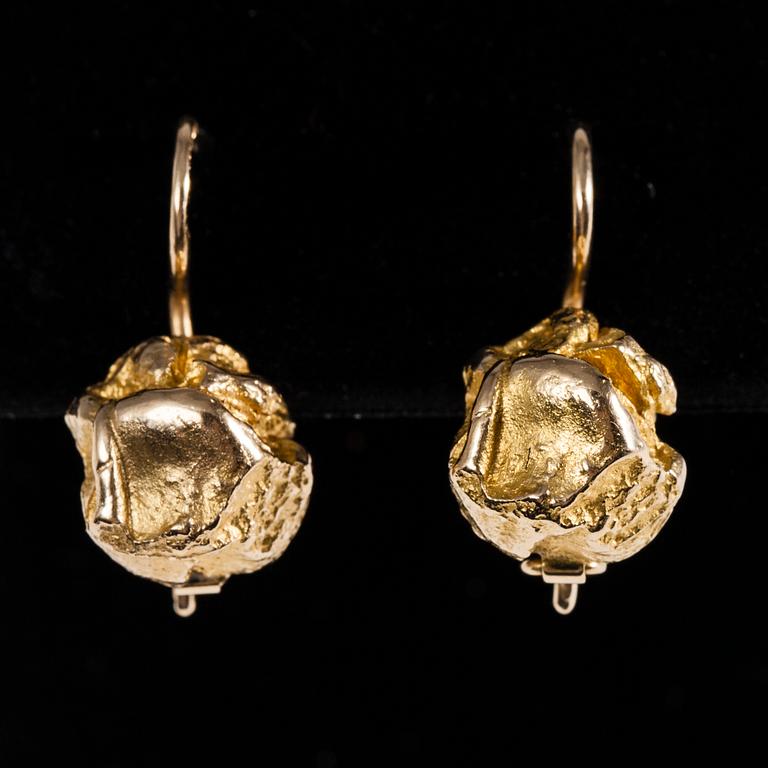 ÖRHÄNGEN, 14K guld, "Nugget", Björn Weckström Lapponia 1969. Vikt 3,6 g.