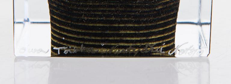 OIVA TOIKKA, an annual cube, signed Oiva Toikka, Nuutajärvi Notsjö.