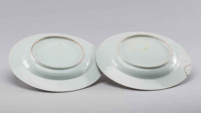 TWO IMARI PATTERN 18TH CENTURY PLATES.