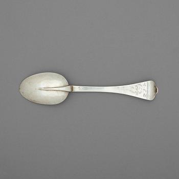 522. A Swedish 18th century silver spoon, marks of Erik Löfman, Uppsala (1690-1718).