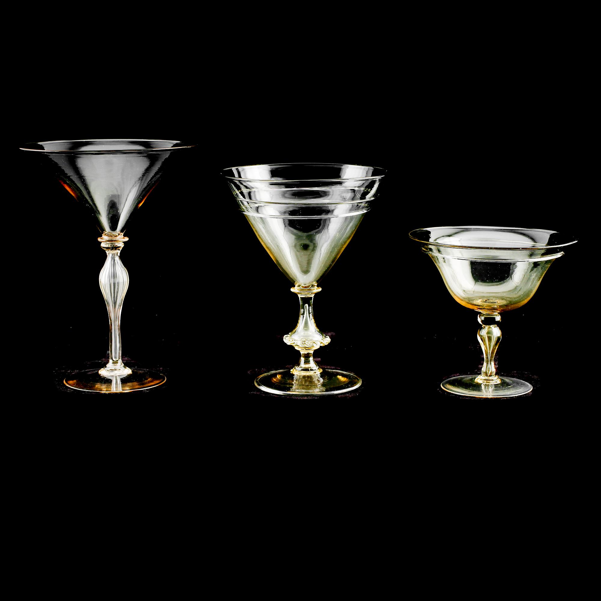 POKALGLAS, 3 st, sannolikt Murano, Italien, 1900-tal.
