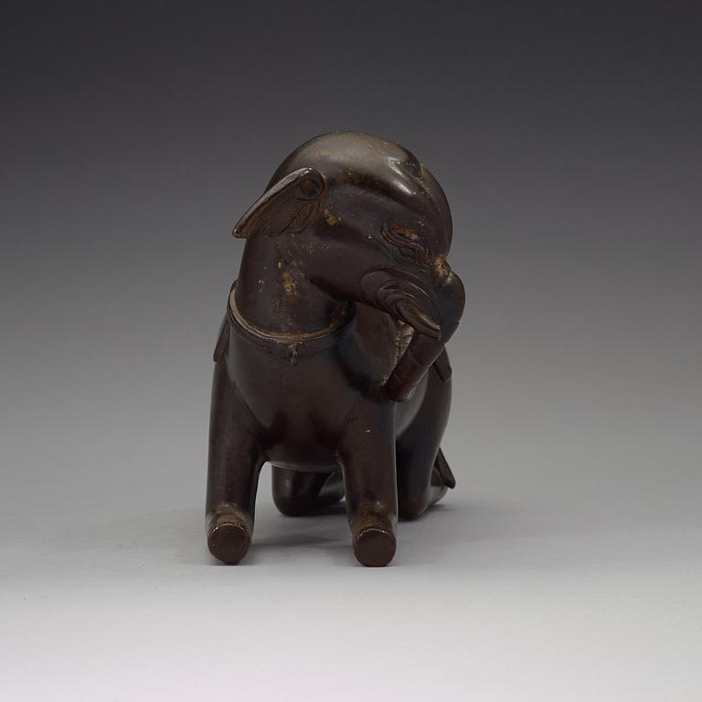 A bronze elephant censer, Qing dynasty (1644-1912).