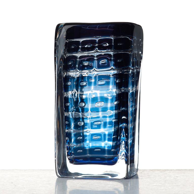 Edvin Öhrström, an Ariel glass vase, Orrefors, Sweden 1957.