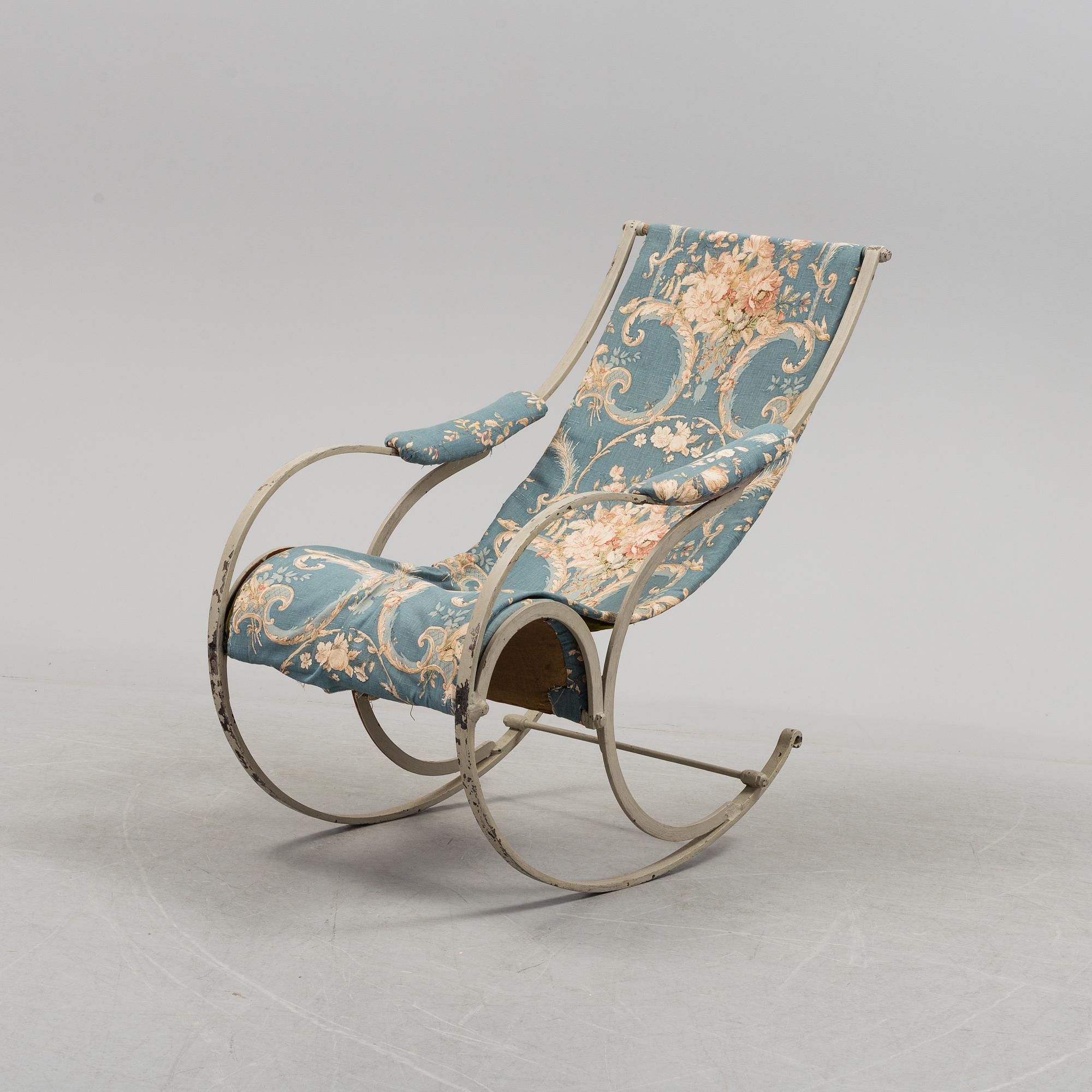 An iron rocking chair, 19th century.