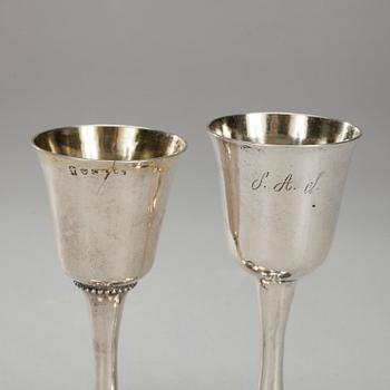 RYYPPYPIKARI, 2 kpl, C.E. Lilja Karlskrona 1817 ja M.R Stockholm 1810. Kokonaispaino n. 114 g.