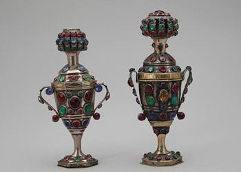 LUKTDOSOR, 2st, snarlika, silver med färgade glasstenar, Tyskland/Danmark, bär datering 1856. Vikt ca204g.