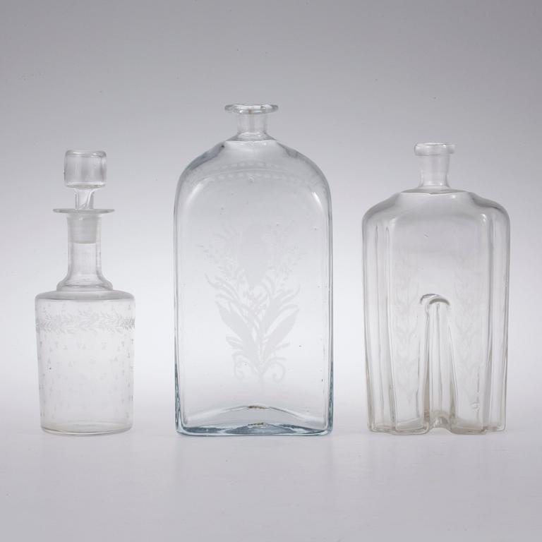 KARAFFER, 3 st, 1800-talets första hälft.