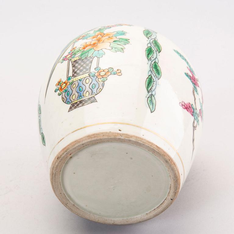A Chinese 20th century porcelain urn.