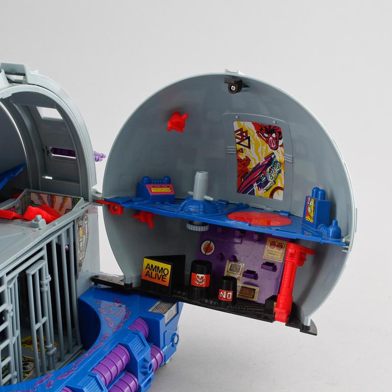 16 Teenage Mutant Ninja Turtles toys from Playmates toys, 1980s and 1990s.