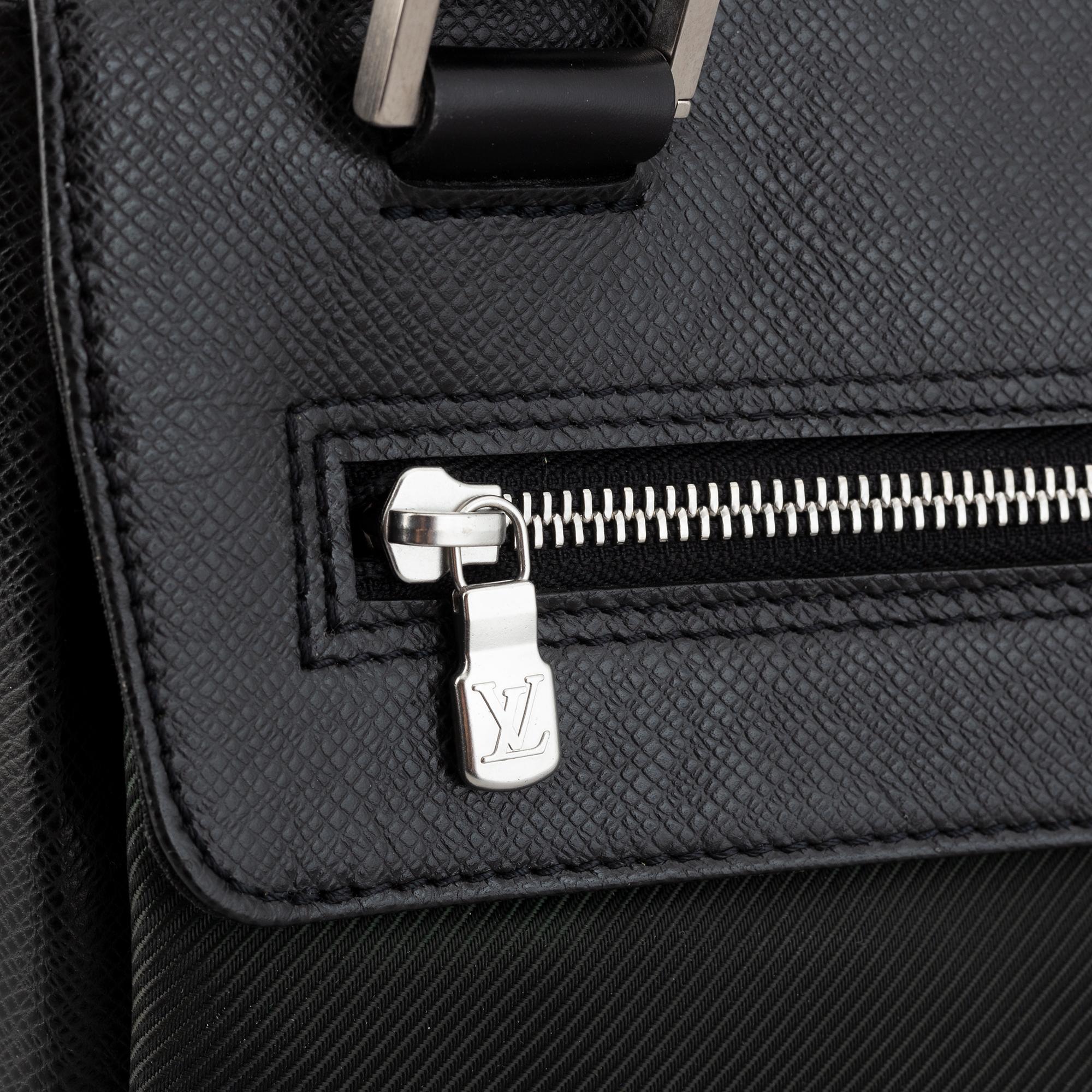Louis Vuitton, väska, "Taiga Saratov GM".