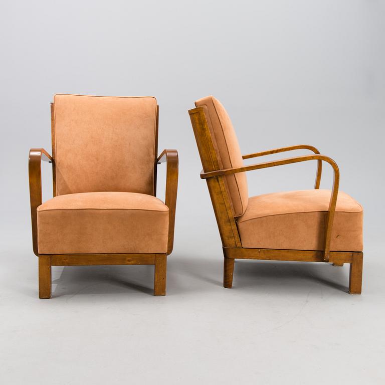 A pair of armchairs. "Panu" Asko.