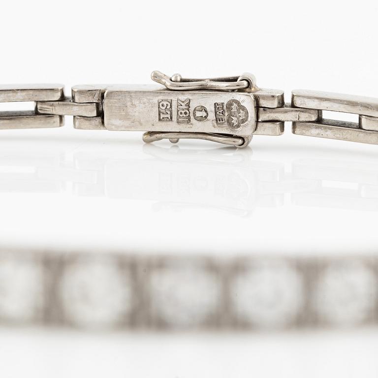 Bracelet, 18K white gold with brilliant-cut diamonds.