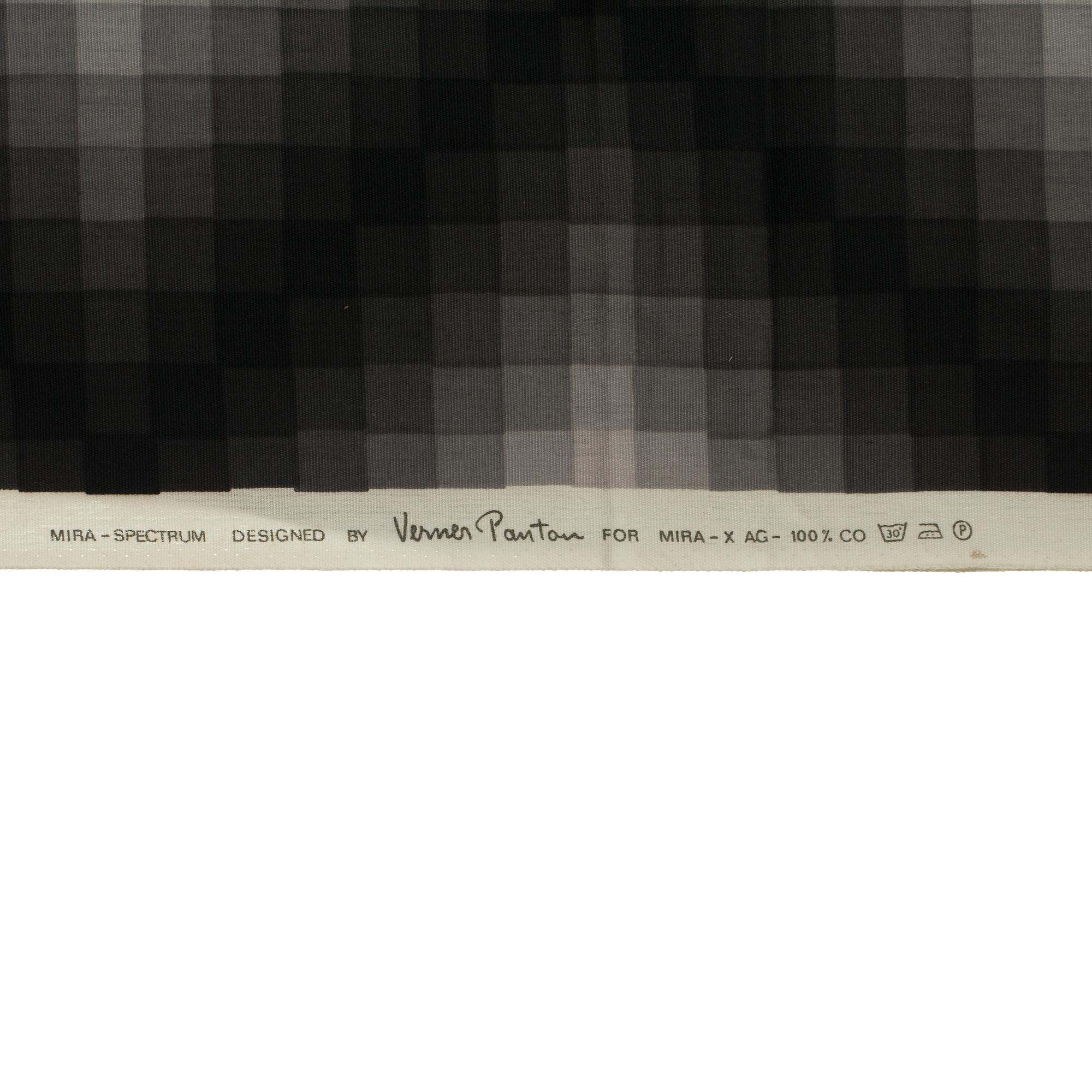 GARDINLÄNGDER, 3 st samt PROVBITAR, 2 st, bomullskretong, Verner Panton för Mira-X. 1970-tal.