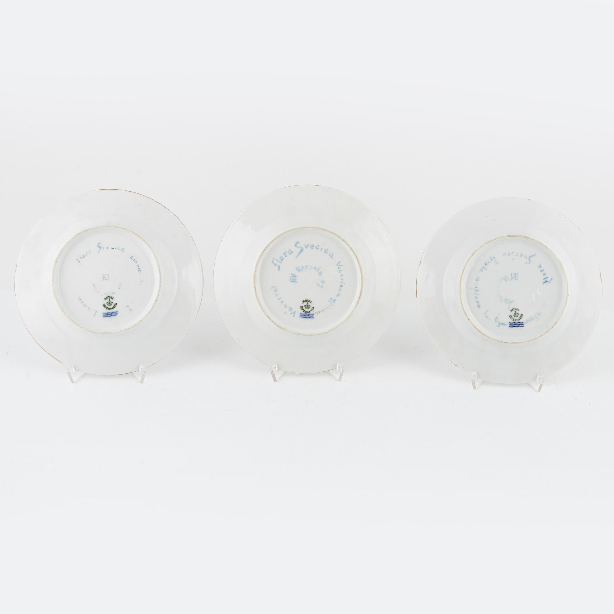 Six porcelain fruit plates, Hausmalerei, Royal Copenhagen, Danmark, 1889-1922.