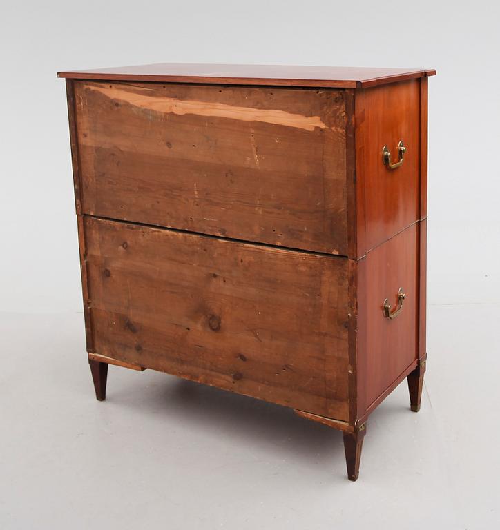 CHIFFONJÉ, sengustaviansk, omkring år 1800.