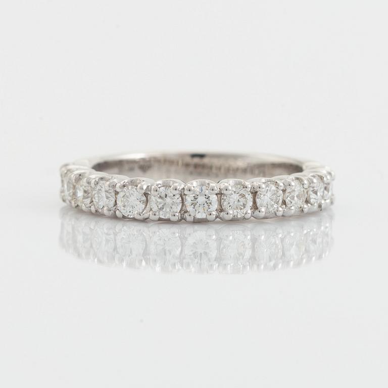 Brilliant cut diamond ring, total ca 0,71 ct.