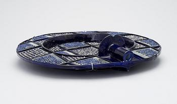 BIRGER KAIPIAINEN, A CERAMIC MIRROR SCONCE. Signed Kaipiainen.