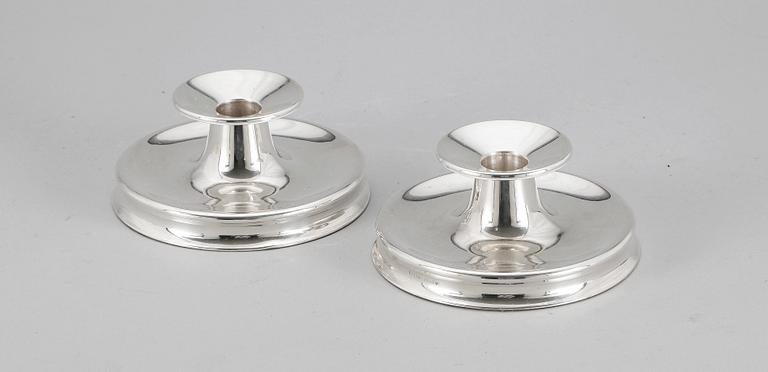 LJUSSTAKAR, ett par, sterling silver, J. Tostrup, Norge, 1900-talets andra hälft.