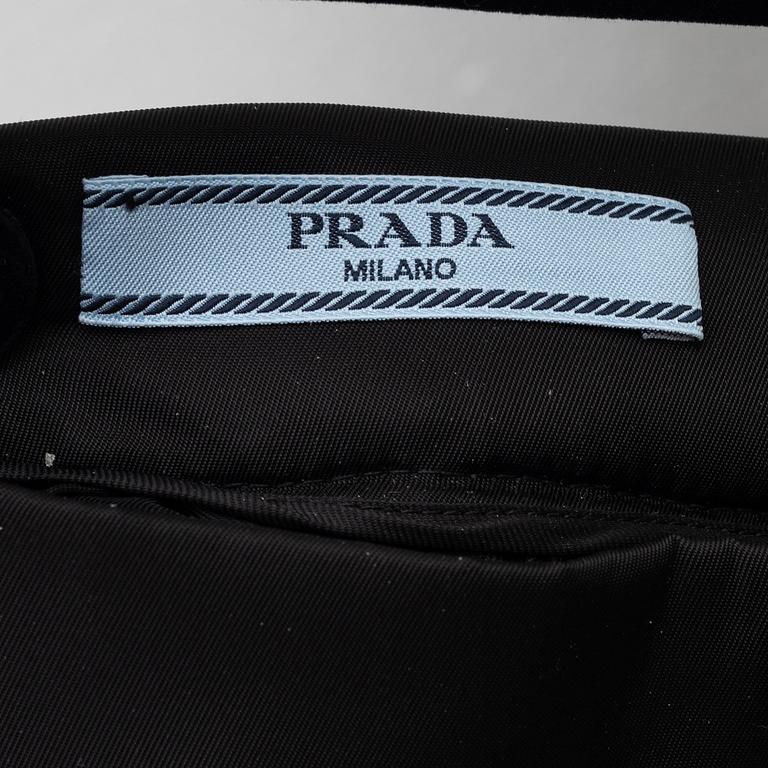 Prada, kjol, storlek 36.