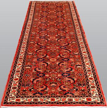 A Hamadan runner, approximately 286 x 98 cm.