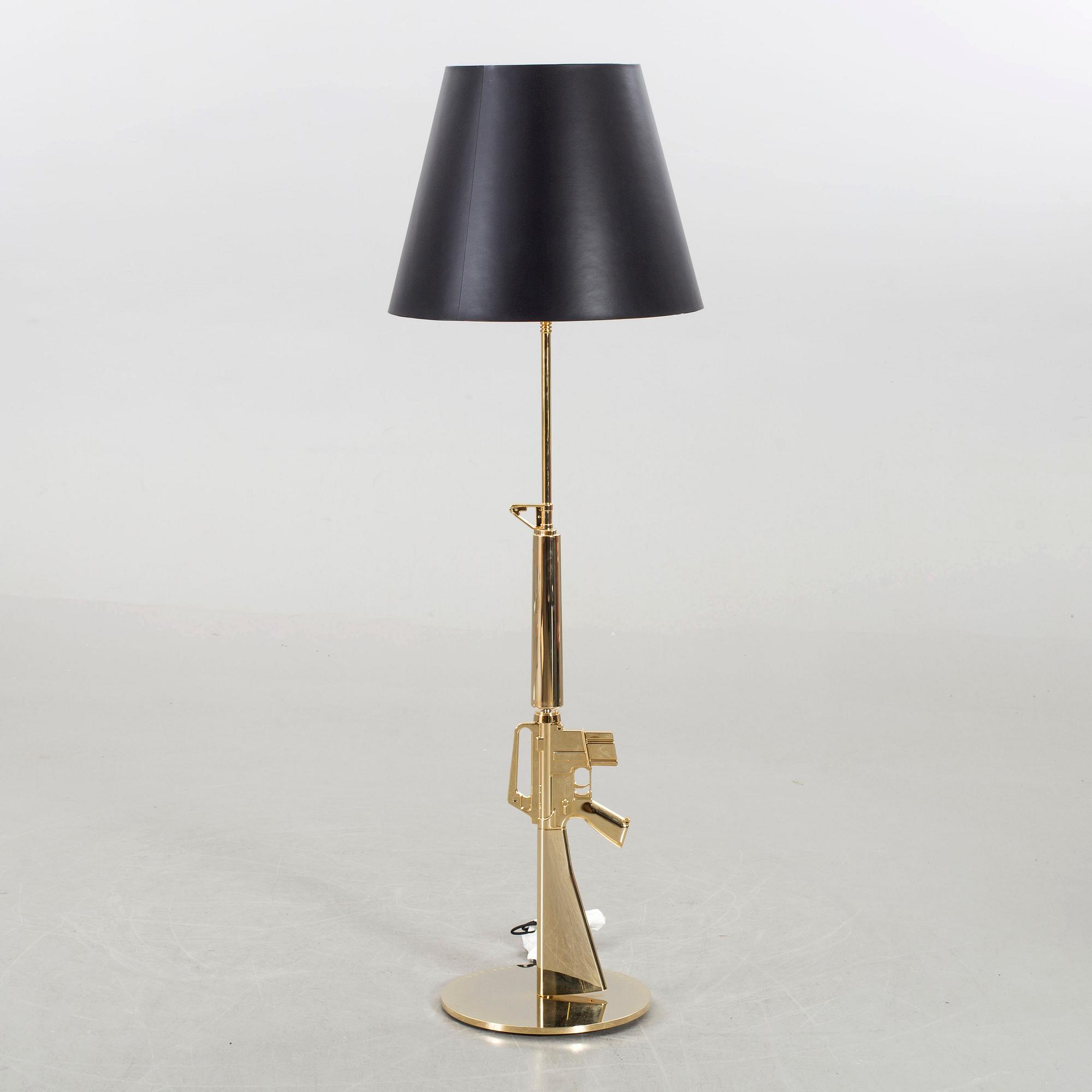 Philippe Starck, golvlampa, "Lounge Gun M 16", Flos, formgiven 2005.