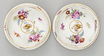 A pair of Meissen icecream pots with covers and liners, period of Marcolini (1774-1815). (2).